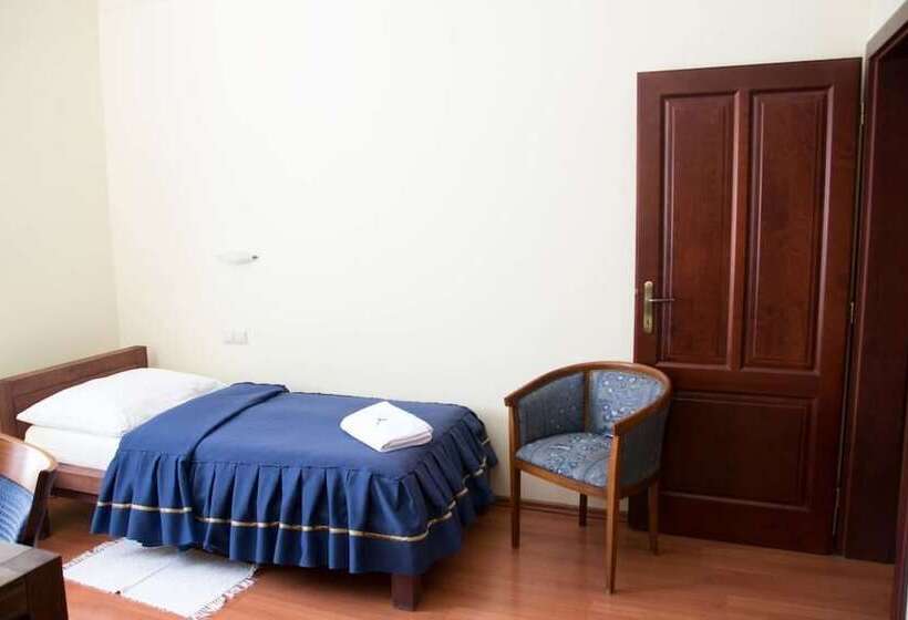 Четырехместный Номер Стандарт, Amalia