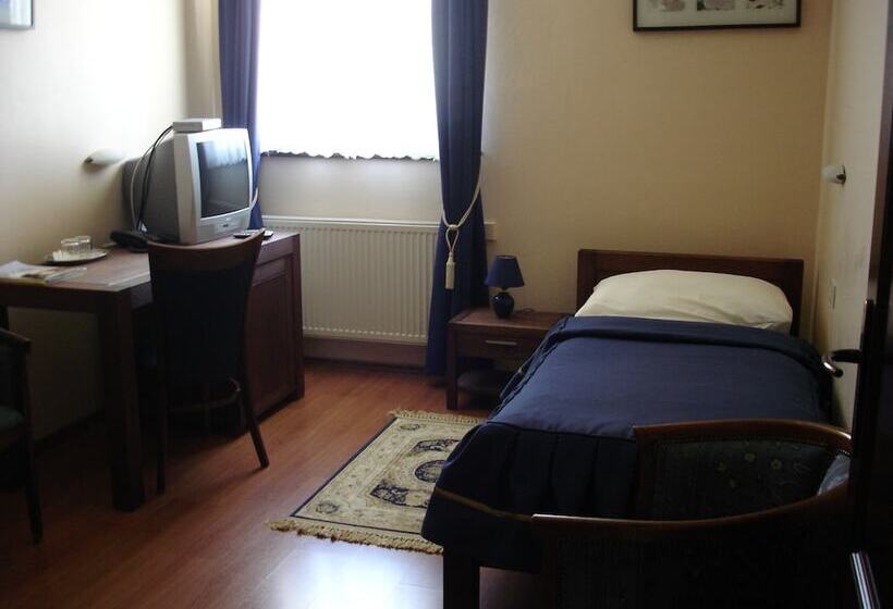 Четырехместный Номер Стандарт, Amalia