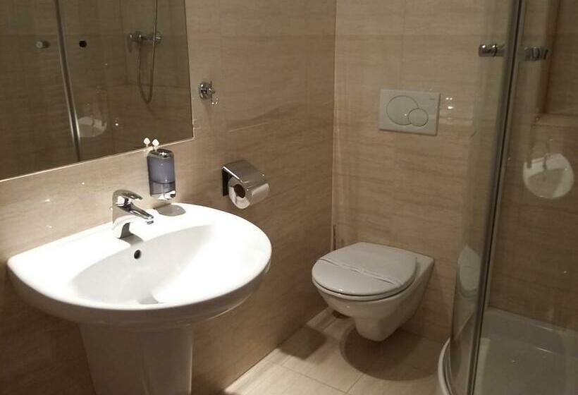 Quarto Comfort, Auto Jas