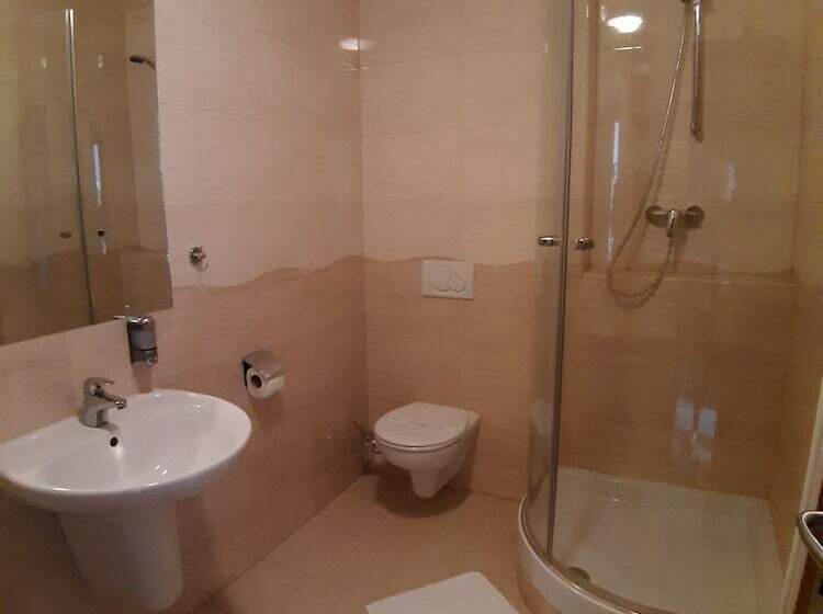 Quarto Comfort, Auto Jas