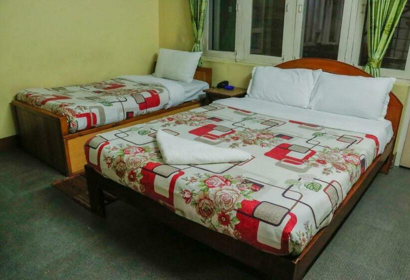 اتاق استاندارد سه نفره, Backpackers Inn