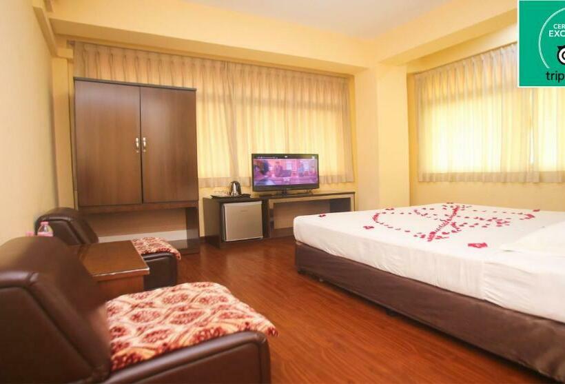 اتاق سوپریور, Grace Treasure