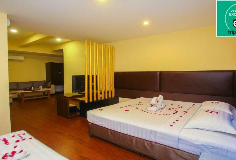 اتاق لوکس سه تخته, Grace Treasure