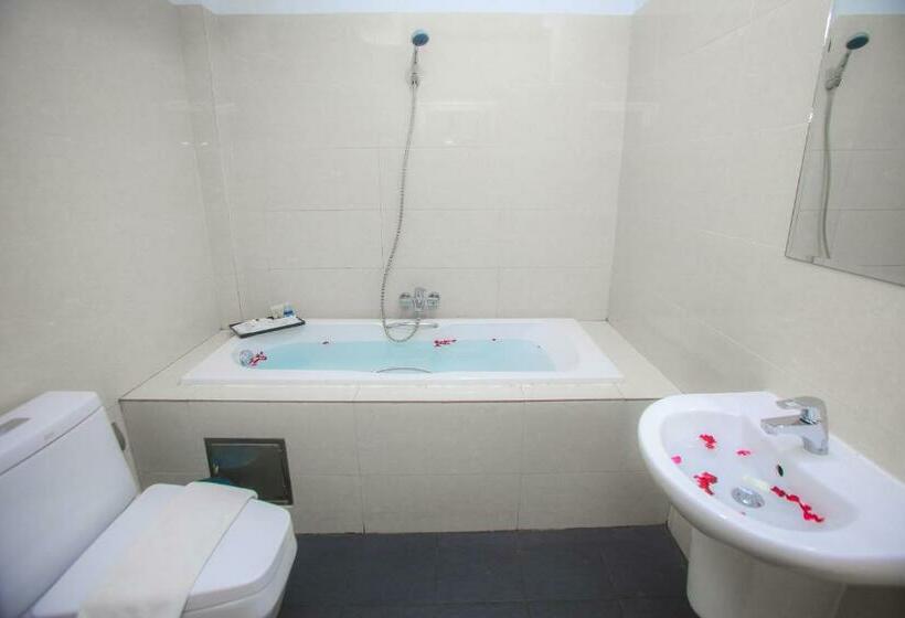Deluxe Triple Room, Grace Treasure