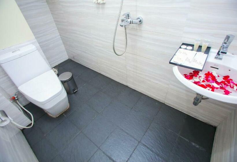 اتاق استاندارد, Grace Treasure