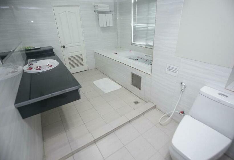Executive Suite, Grace Treasure