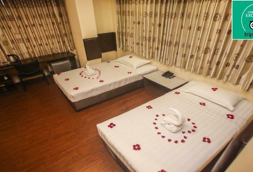 Deluxe Room, Grace Treasure