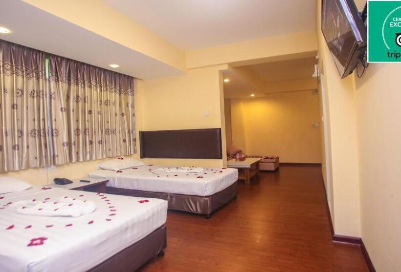 اتاق لوکس, Grace Treasure