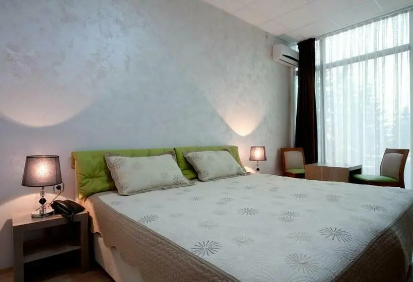 اتاق لوکس, Green Center Gili