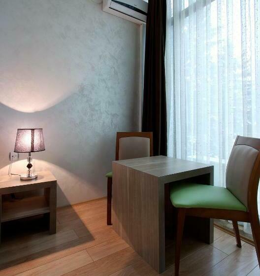 اتاق لوکس, Green Center Gili