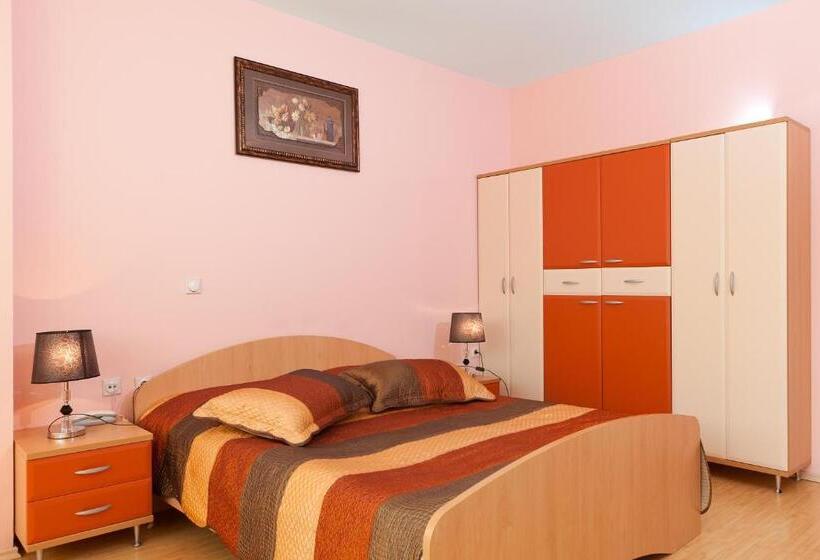 سوئیت با وان آب گرم, Green Center Gili