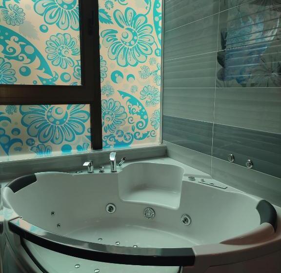 سوییت لوکس, Green Center Gili