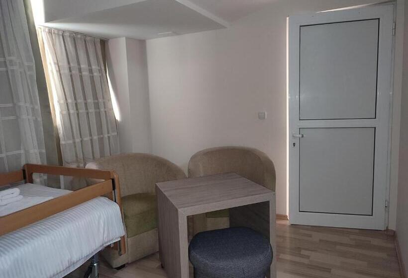 اتاق استاندارد چهار تخته, Green Center Gili