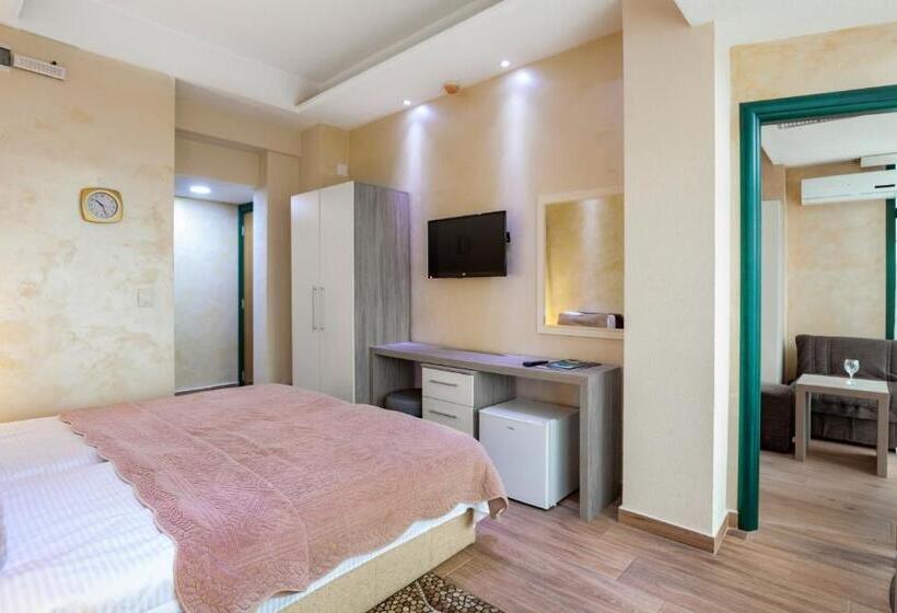 اتاق لوکس خانوادگی, Green Center Gili