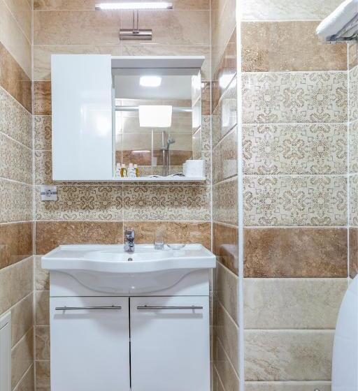 اتاق لوکس خانوادگی, Green Center Gili