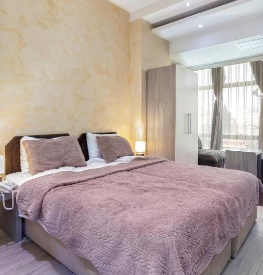 اتاق لوکس خانوادگی, Green Center Gili