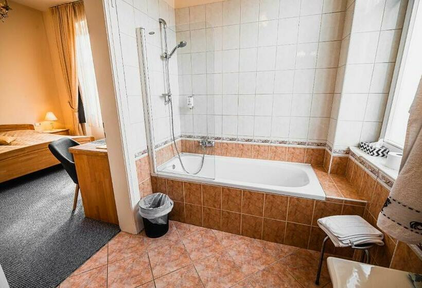 اتاق لوکس, Guest House Veronika