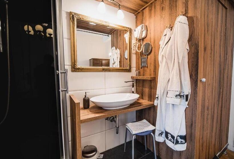 اتاق لوکس, Guest House Veronika