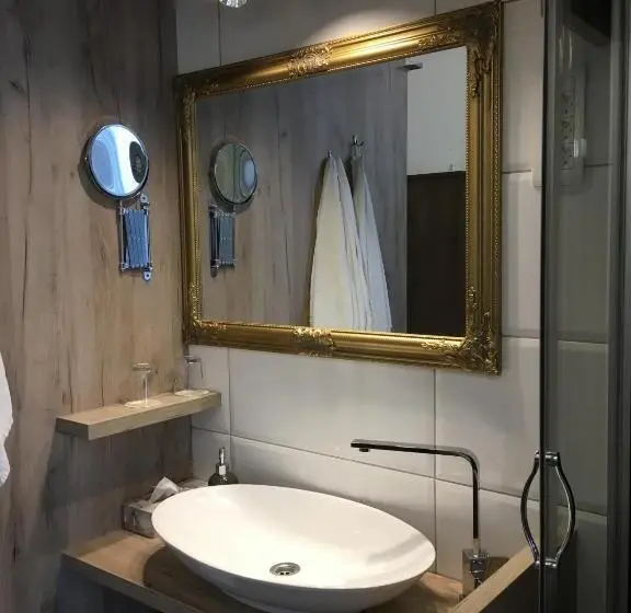 اتاق لوکس, Guest House Veronika