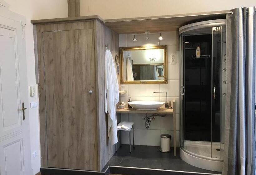 اتاق لوکس, Guest House Veronika