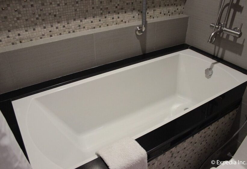 جناح إدارى, One Vittoria