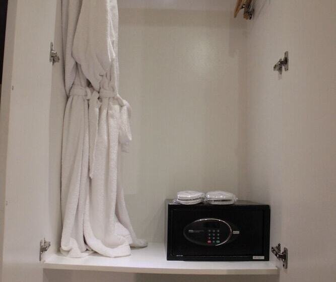 جناح إدارى, One Vittoria