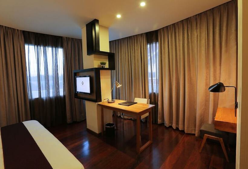 جناح إدارى, One Vittoria