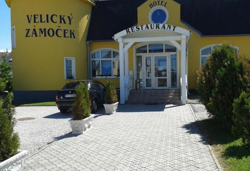 اتاق کلاسیک سه تخته, Pension Velický Zámoček