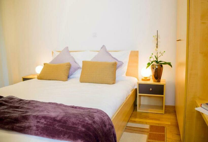 , Postojna Cave Rooms & Apartments Proteus