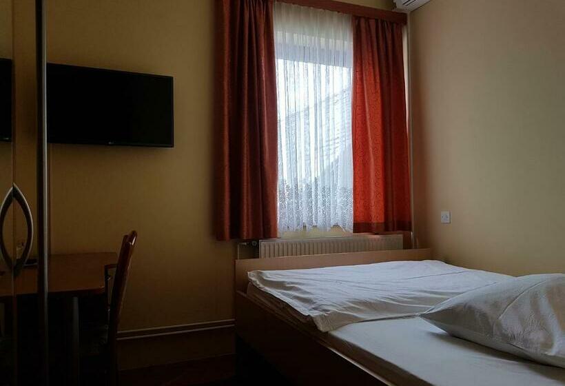 اتاق کلاسیک یک تخته, Roškar