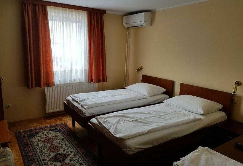 اتاق کلاسیک, Roškar