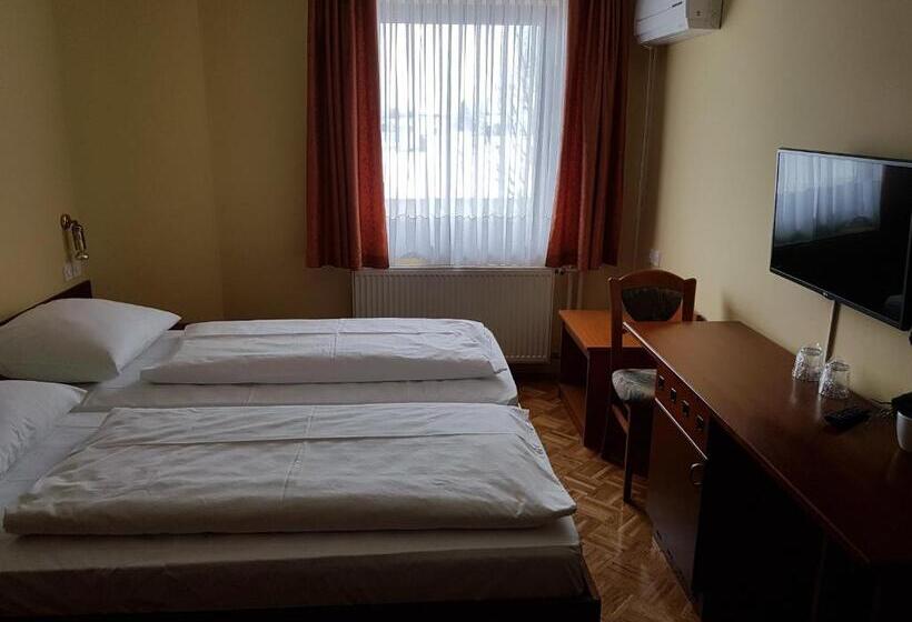 اتاق کلاسیک, Roškar