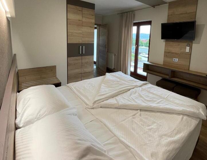 اتاق راحتی, Roškar