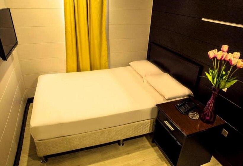 高级大房间, Sulit Place