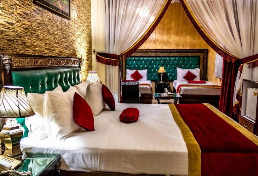 سوییت خانوادگی, Rose Palace Hotel, Garden Town