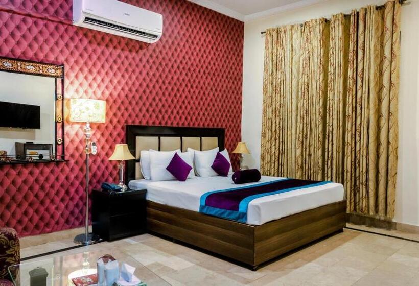 اتاق لوکس با تخت بزرگ, Rose Palace Hotel, Garden Town