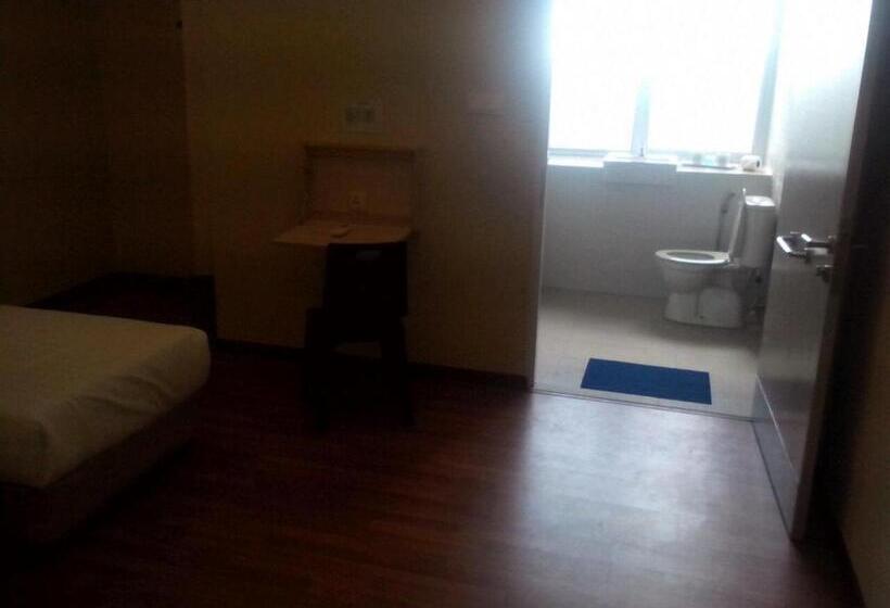 Family Room, 1acs Residence