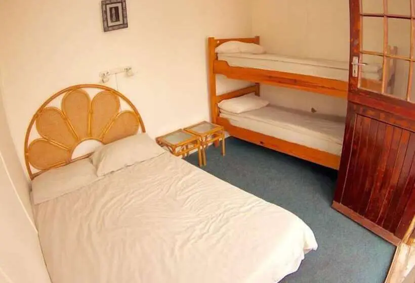 ルームシェアのワンベッド, Jeffreys Bay Backpackers