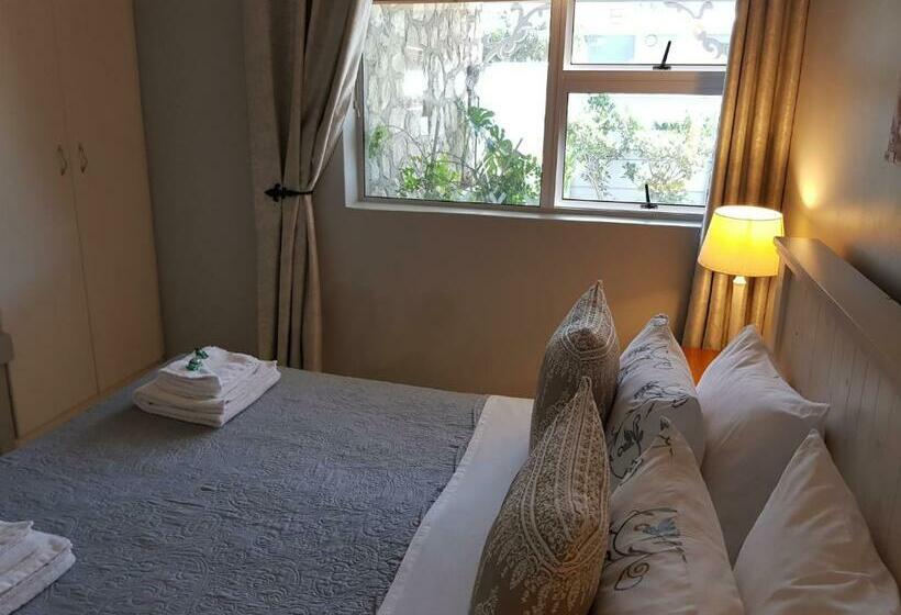 חדר סטנדרט, Beachcombers