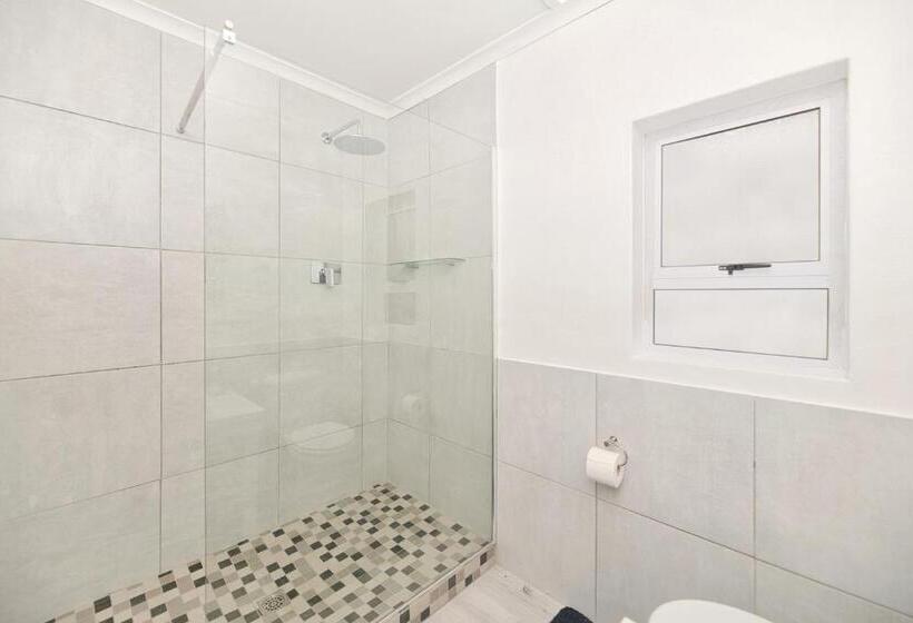 דירה בת חדר שינה 1 עם מרפסת, Beachcombers