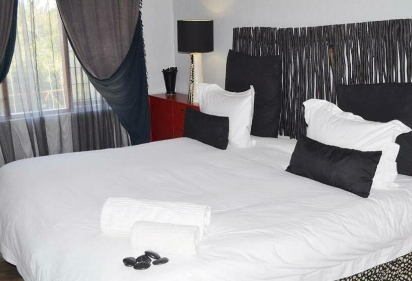 Deluxe Suite King Bed, 278 On Main