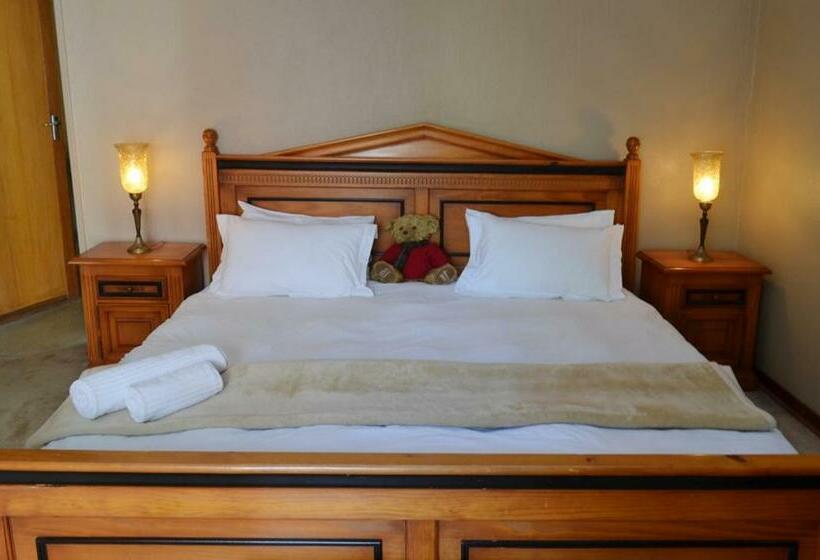 Deluxe Suite King Bed, 278 On Main