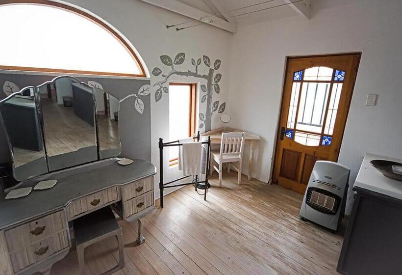 اتاق خانوادگی, 278 On Main