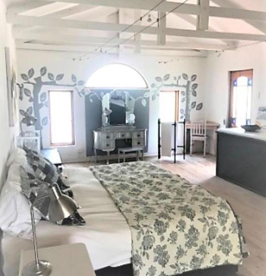 اتاق خانوادگی, 278 On Main