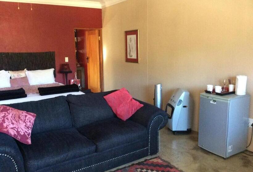 Deluxe Suite King Bed, 278 On Main