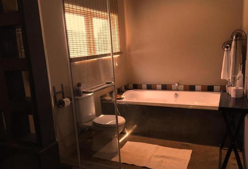 Deluxe Suite King Bed, 278 On Main