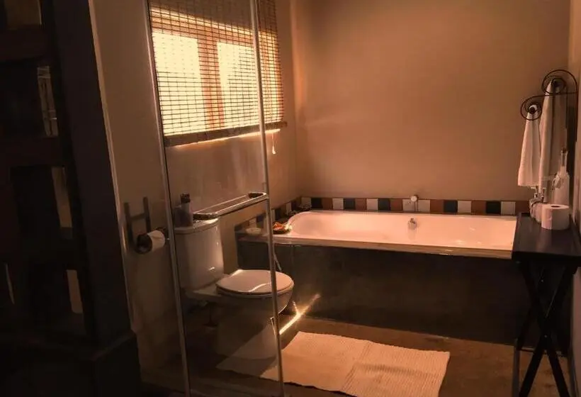 Deluxe Suite King Bed, 278 On Main