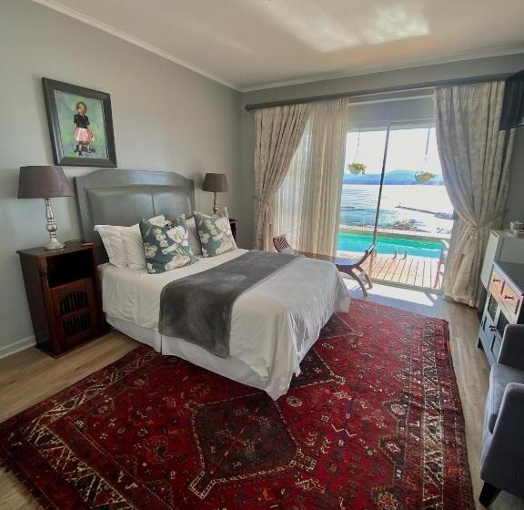 プールビュースタンダードルーム, 3coloursblue Guest House