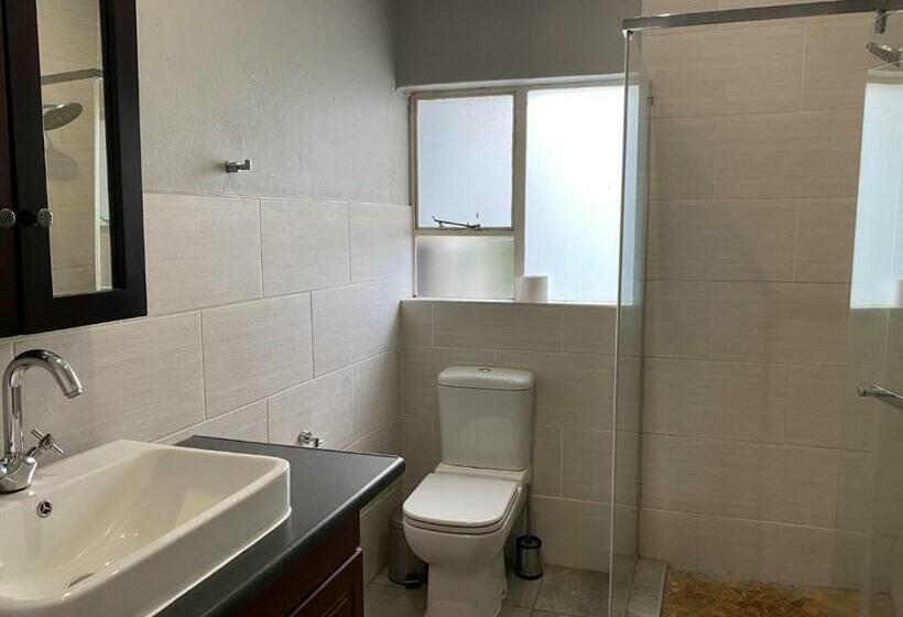 חדר משפחתי, Africa Footprints Guest House