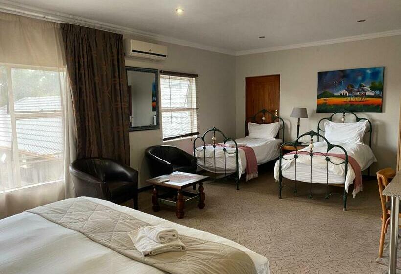 חדר משפחתי, Africa Footprints Guest House